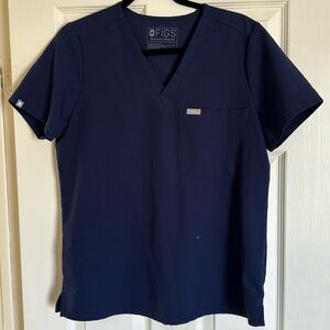 Two Figs brand scrub Top (M)